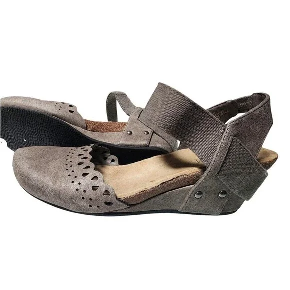 Axxiom Folly Mary Jane Wedges Size 8.5 Pewter - Picture 6 of 10